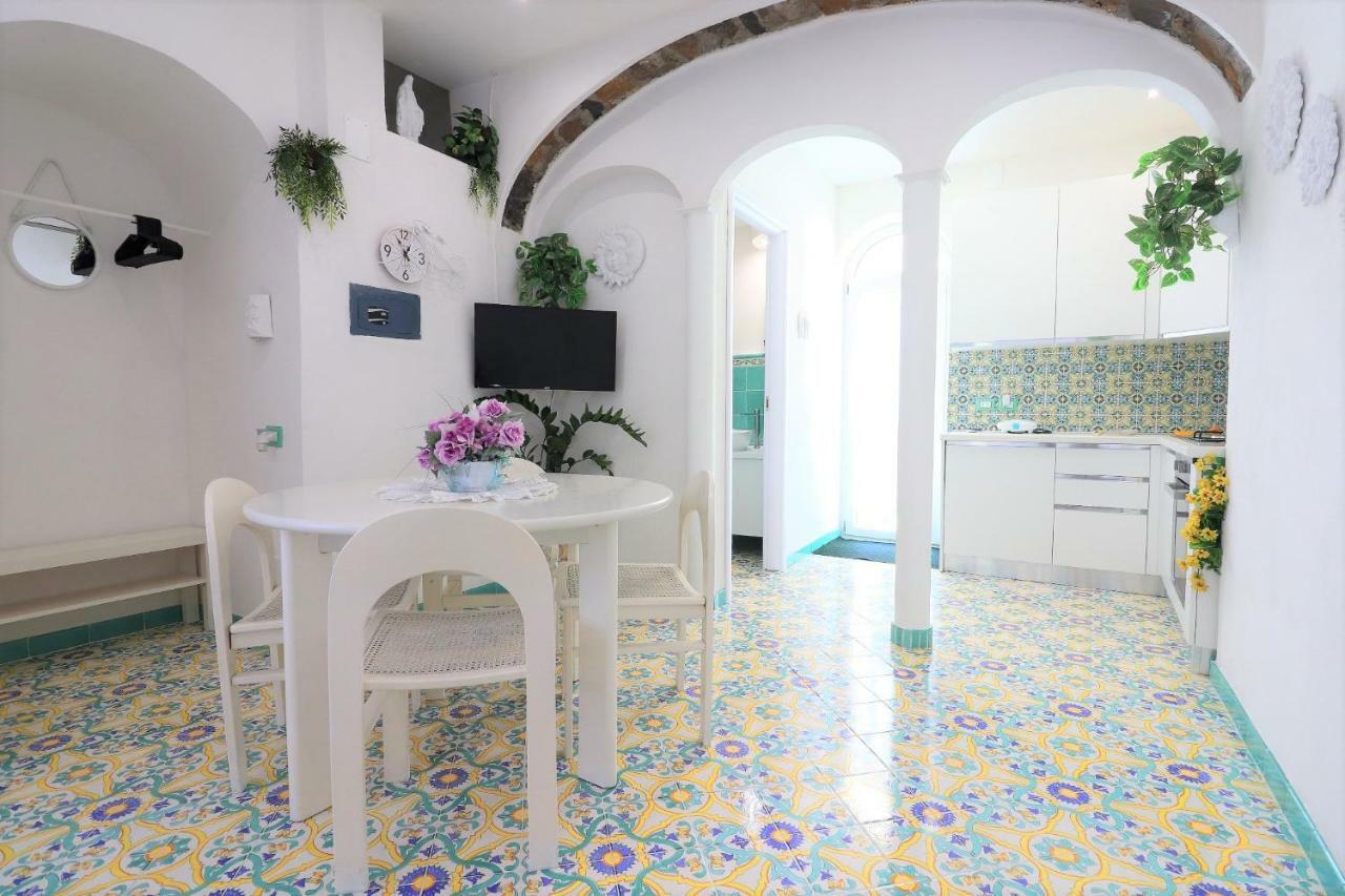 Апартаменты Sorrento Realty Holidays - Erika Apt Позитано Экстерьер фото